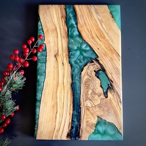 Plateau à fromage rectangulaire moderne en bois d'acacia massif, plateau de service écologique, design poli et émaillé pour les fêtes - Product Image 5