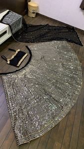 Traje Étnico Indio para Bodas y Eventos Festivos, Lehenga Choli con Lentejuelas y Bordado Zari, Atuendo Elegante y Moderno para Mujer - Product Image 2