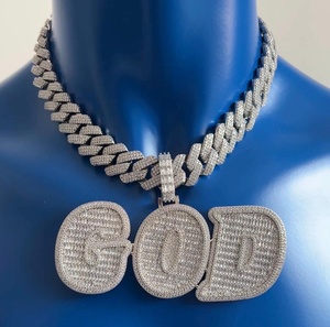 Collier pendentif en moissanite Ice Cube avec chaîne cubaine épaisse et breloque lettre pour homme - Product Image 1