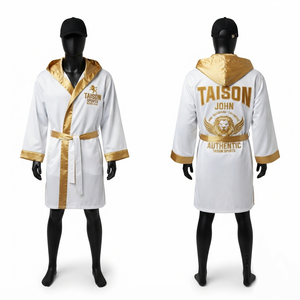 Bata de Boxeo para Hombre, Poliéster Premium 220 GSM, Blanco con Ribete Dorado Satinado, con Capucha, Conjunto de Ropa de Combate con Logotipo Personalizado - Product Image 1