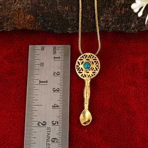 Pendentif cuillère plaqué or avec pierre turquoise, collier vintage en alliage, bijoux de mode unisexe - Product Image 4