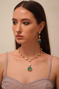 Ensemble de collier choker imitation émeraude Kundan, style victorien, CZ, bijoux de mariage indiens, plaqué or, fait main, produit en gros - Product Image 3