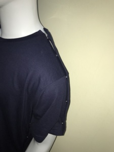 T-shirts à boutons-pression unisexes pour hommes, décontractés, unis, 100 % coton, à manches courtes, en jersey, avec accès double côté pour la rééducation post-chirurgicale - Product Image 3