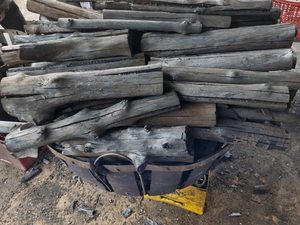 Venta caliente-Carbón negro de madera dura natural vietnamita para industrial y quema-precio barato Parrilla negra de carbón para barbacoa - Product Image 4