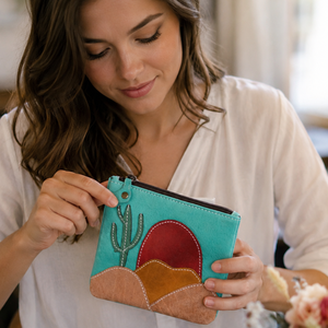 Bolsa de Cuero Vegano Hecha a Mano con Tema del Desierto, con Cierre, para Mujer, Organizador de Maquillaje y Cosméticos de Viaje, Monedero, Bolsa de Almacenamiento Multiusos - Product Image 2