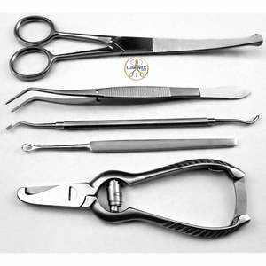 ชุดอุปกรณ์ดูแลสัตว์ 5 ชิ้น กรรไกรตัดขน คีมคีบ ที่ขูดฟัน - Product Image 1