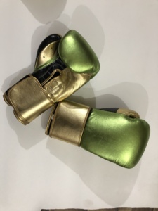 Gants de boxe en cuir de vachette avec logo personnalisé, gants d'entraînement professionnels pour la boxe, le kickboxing, le MMA, vente en gros directe - Product Image 3