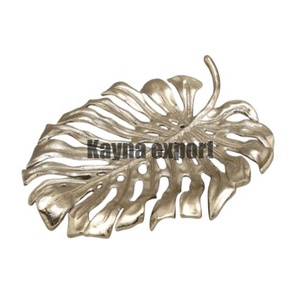 Cuenco de decoración de mesa central de hoja de Banyan de metal de aleación hecho a mano de artesano indio - Product Image 1