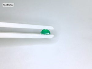 พลอยมรกตแซมเบียทรงแปดเหลี่ยม 1.22 กะรัต ใหม่ล่าสุด คุณภาพเยี่ยม ความใสดี เหมาะสำหรับทำแหวนและจี้ - Product Image 5