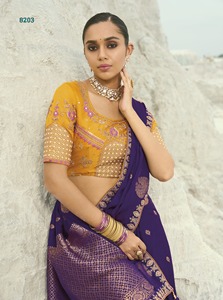 Sari indien traditionnel en soie douce avec de magnifiques broderies pour les mariages et les fêtes - Product Image 3