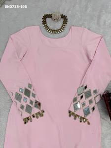 Conjunto elegante de fiesta en crepé francés con bordado de hilo y gran trabajo de espejos, estilo sharara, con dupatta, de proveedor de Surat. - Product Image 4