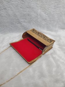 Pochette en bois écologique faite à la main avec motif floral découpé pour cadeaux de mariage et cadeaux pour la fête nuptiale - Article cadeau créatif moderne - Product Image 3