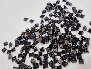 Moissanite noire facettée 6 mm, taille princesse, 20,00 ct, pierre non montée - Product Image 1