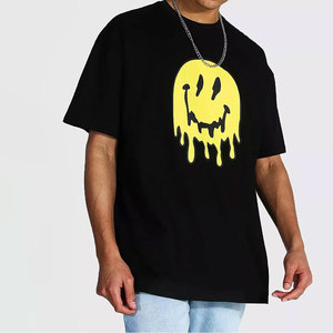 เสื้อยืดแขนสั้นสีดำสำหรับผู้ชายพร้อมลายการ์ตูนยิ้มสีเหลืองพิมพ์ลาย O-Neck ชุดลำลองทรงพอดีตัว - Product Image 3