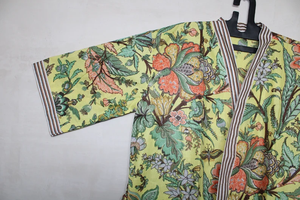 ชุดคลุมกิโมโนลายการ์ตูนพิมพ์ดิจิทัลจาก Naaz Textile เนื้อผ้าระบายอากาศได้ดี ผลิตจากผ้าฝ้ายนุ่มสำหรับผู้หญิง ชุดนอนฤดูร้อน งานแฮนด์เมด ODM คอวี ยางยืด - Product Image 4