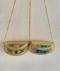 Pochette élégante avec travail Kundan de qualité supérieure, idéale pour les mariages, les fêtes et les occasions festives. - Product Image 4