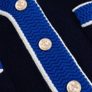 Crea tu Suéter o Cárdigan Personalizado de Primera Calidad con Cuello en V y Logotipos de Hermandades/Fraternidades/Escuelas/Universidades - Product Image 3