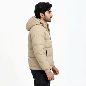 Blouson matelassé pour homme avec tissu résistant, rembourrage confortable et coutures soignées pour un usage quotidien chaud et élégant, au design moderne et tendance. - Product Image 6