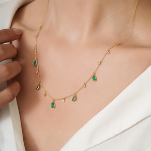 Collar de Cadena Minimalista con Dijes de Esmeralda en Forma de Pera y Diamantes de Corte Redondo, Diseño Hecho a Mano, en Oro Amarillo Sólido de 14K - Product Image 4