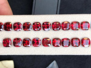 พลอยโกเมนธรรมชาติสีแดงสด สำหรับทำเครื่องประดับ งานฝีมือ ของขวัญวันเกิดเดือนมกราคม - Product Image 1