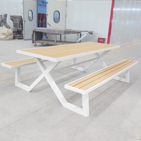 Table d'extérieur en bois couleur claire, table de jardin économique, table de restaurant, table de pique-nique moderne, mobilier d'extérieur, table à manger