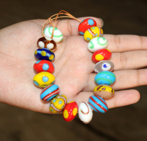 Cuentas de Vidrio de Mármol de 16 mm Hechas a Mano de Primera Calidad para Hacer Pulseras |   Joyería de Combinación Roja de Alta Calidad para Hacer Collares DIY - Product Image 5