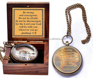 Bán Buôn Tùy Chỉnh Thiết Kế Khắc Phẳng Brass La Bàn Phổ Biến Cắm Trại Phụ Kiện Trong Số Lượng Lớn Hộp Bằng Gỗ Túi Mang Chế Độ Đi Bộ Đường Dài - Product Image 1