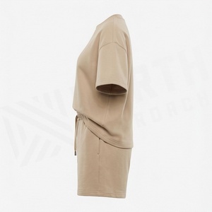 Ensemble décontracté 2 pièces pour femme : T-shirt tricoté uni à manches courtes et short au-dessus du genou, coupe ample et respirante, idéal printemps-été - Product Image 3