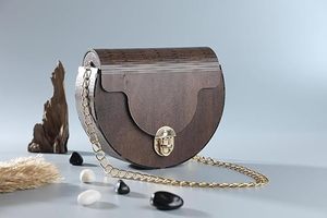 Pochette en bois haut de gamme, sac à main de soirée design et abordable pour femme, idéal pour les mariages, les fêtes et les célébrations - Product Image 5