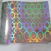 Film PET Imperméable Résistant à la Chaleur Holographique pour Laminage Thermique Imprimé, Adhésif de Scellage pour Cartons d'Emballage Cadeau Métallisés