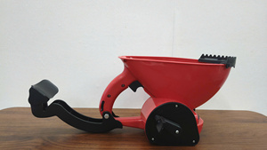 Épandeur rotatif manuel en plastique rouge pour engrais et semences d'herbe, design moderne ODGGAD005 - Product Image 2