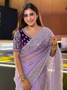 Sari en velours violet et organza avec broderie Zari argentée et bordure en dentelle, ensemble chemisier, pour mariage, fête et occasions festives - Product Image 4