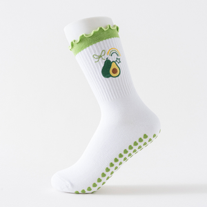 Chaussettes de Pilates antidérapantes avec volants et broderie de fruits, pour femmes, personnalisables, vente en gros, multicolores, ODM OEM - Product Image 2
