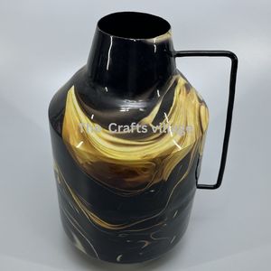 Vase en métal noir élégant fait à la main avec un motif en spirale dorée, vase à fleurs décoratif moderne pour table, décoration élégante pour la maison, centre de table - Product Image 4