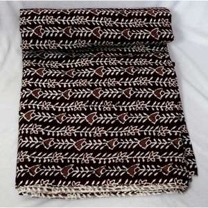 Tissu en coton 100 % imprimé à la main avec motifs floraux indiens, idéal pour les vêtements féminins, les rideaux, les artisanat, les sacs et les revêtements extérieurs – Vente chaude - Product Image 3