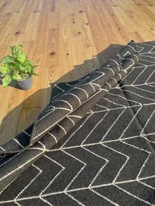 Alfombra Kilim de Lana Hecha a Mano, Diseño Abstracto Moderno, Ecológica, Antideslizante, Tejido Plano, Color Negro y Gris, Estilo Bohemio - Product Image 6