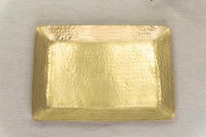 Bandeja Moderna de Latón Rectangular con Acabado Pulido, Plato Decorativo para Servir, Exhibición Elegante para Restaurantes, Hoteles y Buffets - Product Image 5