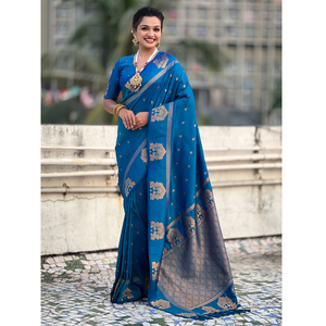 Sari Tradicional de Seda Suave Azul con Bordado Zari, Elegante Vestido de Novia - Product Image 6