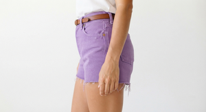 Shorts en jean taille haute violet à bords bruts pour femme – Mini-short décontracté style streetwear pour l'été - Product Image 3