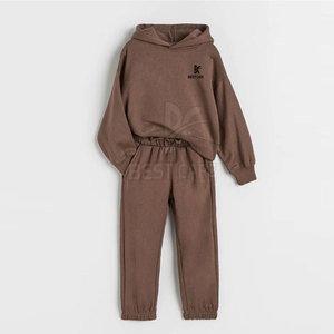 Chándal de última moda con diseño ajustado y tela transpirable para niños, nuevo diseño, venta al por mayor, etiqueta privada, chándal para niños. - Product Image 3