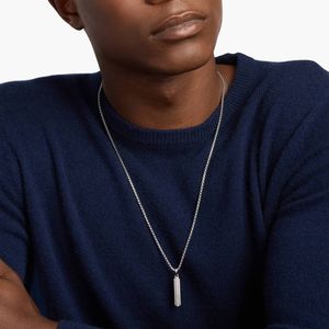 Pendentif vertical de luxe pour homme en or blanc avec diamant naturel rond taille brillant - Product Image 4