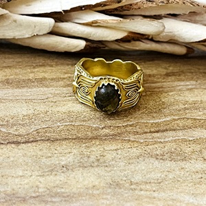 Anillo de Labradorita con Diseño Único, Anillos Tribales de Latón para Mujer, Chapado en Oro de 18k, Diseño Gótico de Ojo Turco, Joyería al por Mayor/OEM/ODM - Product Image 1