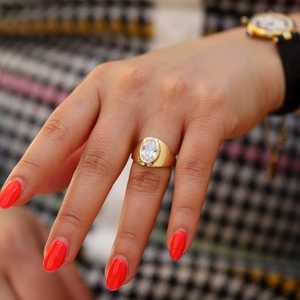 Bague solitaire large VS1 2.00CT en or jaune 18 carats avec diamant ovale de laboratoire, unisexe, pour demande en mariage, cadeau pour partenaire - Product Image 5