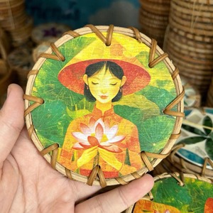 Posavasos Únicos de Madreperla y Ratán, Ideales para la Decoración de Mesas en Fiestas al Aire Libre y para Servir Té, Hechos a Mano en India - Product Image 5