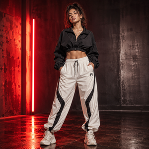 Pantalon de jogging unisexe ample et imperméable en nylon à rayures personnalisées, coupe oversize, jambe large, coupe-vent pour la randonnée en extérieur - Product Image 4