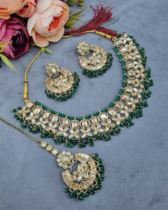 PING Bling kundan polki ชุดสร้อยคอลูกปัดคริสตัลสีชมพูพร้อมต่างหูและ Maang Tikka ชุดเครื่องประดับแต่งงาน - Product Image 5