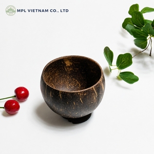 Copa de coco artesanal pulida y duradera, hecha a mano por fabricantes vietnamitas, para decoración de restaurantes. - Product Image 2
