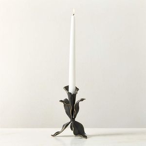 Hermoso candelabro de hierro para iluminación decorativa, centro de mesa, decoración para bodas y el hogar. - Product Image 1