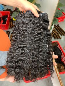 Nouvelle Arrivée - Cheveux Humains Vietnamiens Remy Bruts Bouclés Non Traités - Extensions à Trame Unique - Vente en Gros - Expédition Mondiale - Product Image 2