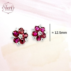 [Sheri Jewels] Pendientes elegantes de oro blanco macizo de 18 quilates con estilo de flor de rubí para mujer, regalo de fiesta - Product Image 2
